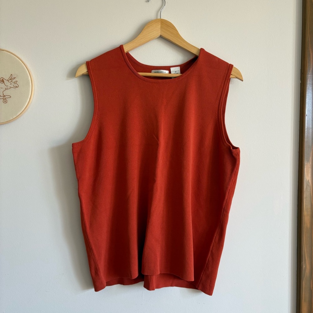 Sleeveless Ribbed Tank Top - Rust Red